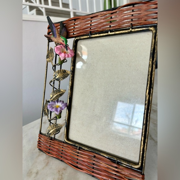 Hummingbird Picture Frame - Picture 13 of 16
